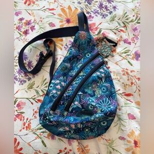 Sakroots On the Go sling